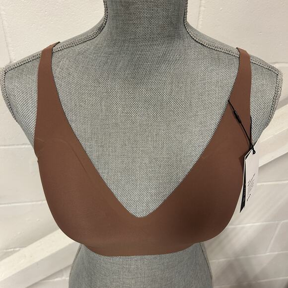 Knix Your Revolution V-Neck Bra Wireless Adjustable Strap Sable Women S+ NWT - Picture 2 of 8